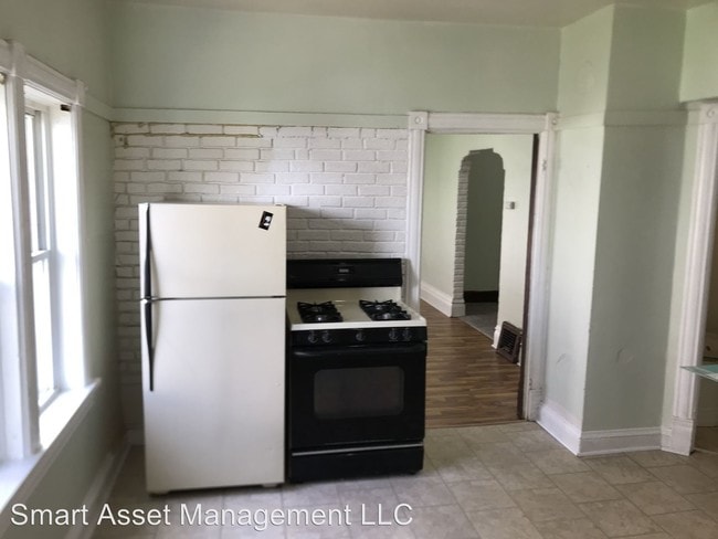 Building Photo - 1513 S 63rd St