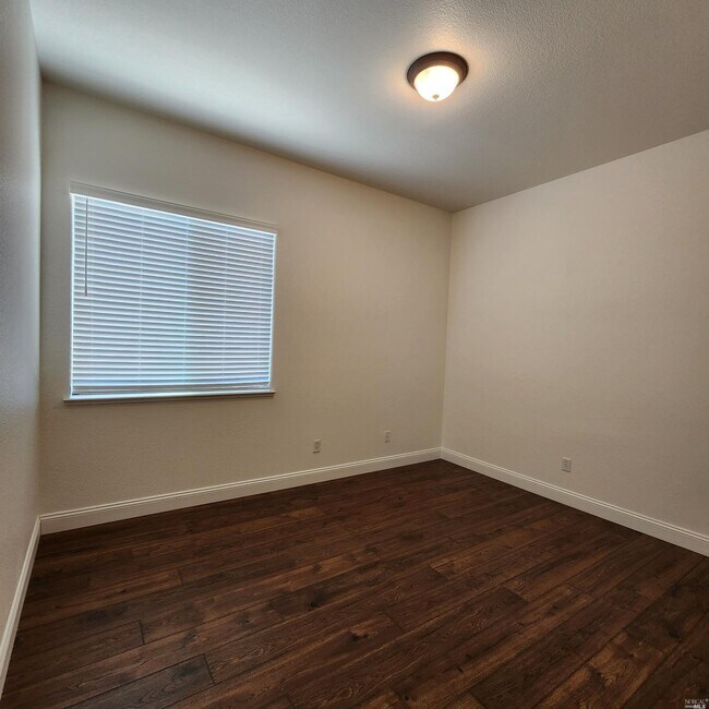 Foto del edificio - 912 Shelter Cove Ct