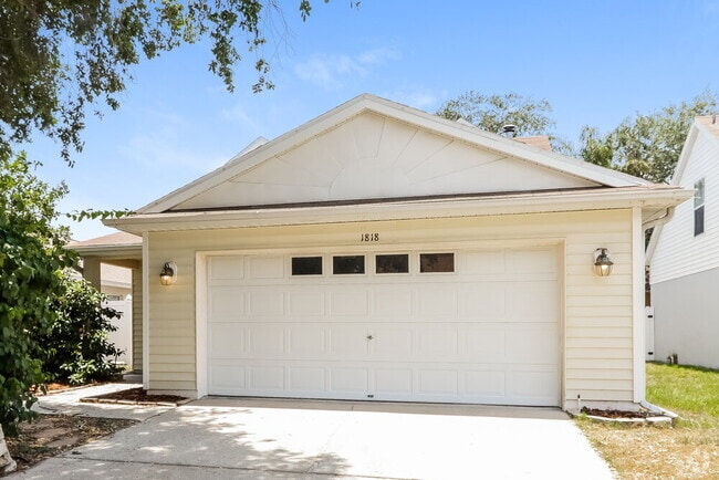 Building Photo - 1818 Horsechestnut Ct