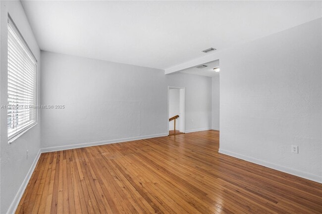 Foto del edificio - 6257 SW 14th St