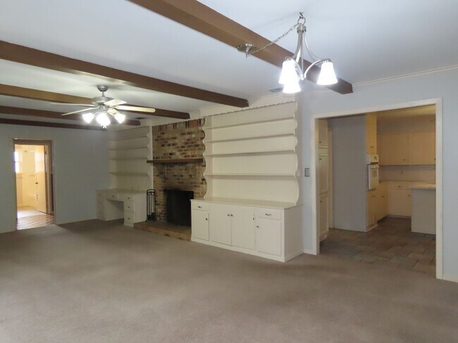 Building Photo - Cozy 3 Bedroom 2 Bathroom In Tyler!!