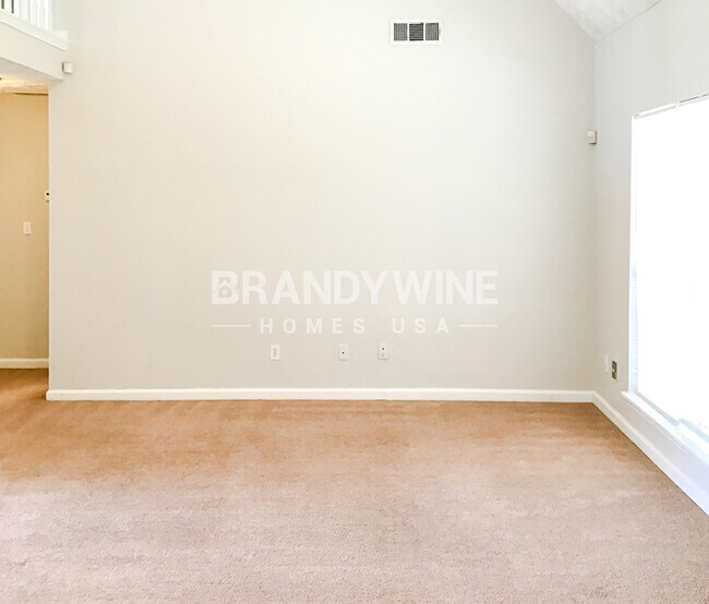 Foto del edificio - 305 Shadetree Ln