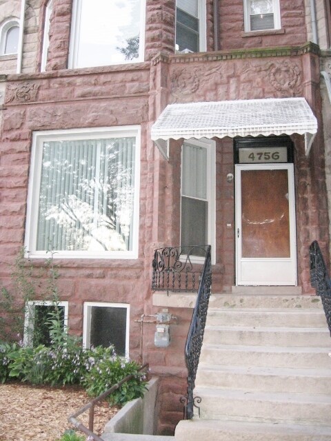 Building - 4756 S Champlain Ave