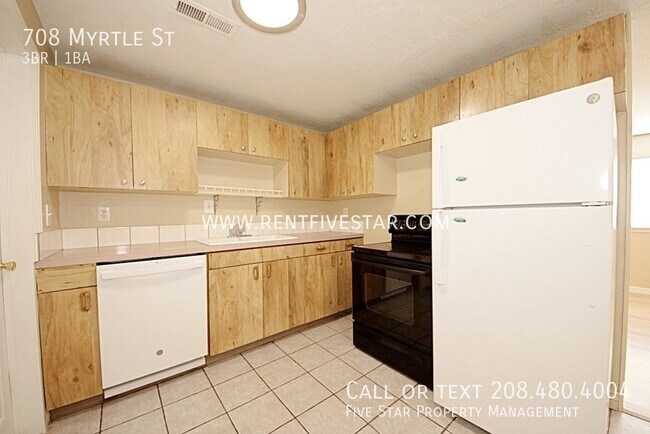 Building Photo - 708 Myrtle St