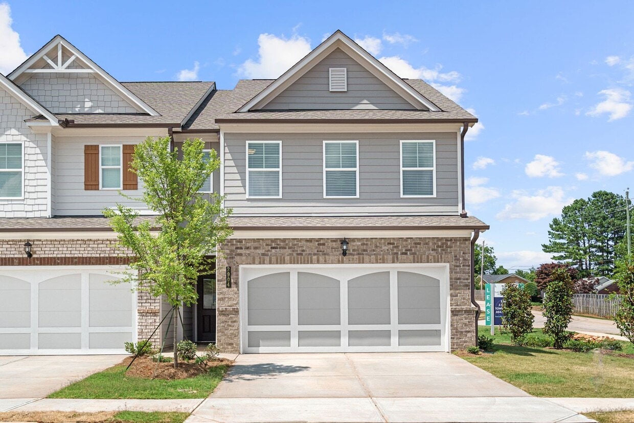 BRAND NEW 3 Bed 2.5 bathroom townhomes in Gainesville! - BRAND NEW 3 Bed 2.5 bathroom townhomes in Gainesville!