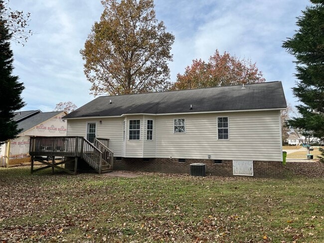 Building Photo - 1441 Smokey Mountain Dr