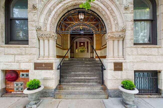 Building Photo - 4 Charlesgate E
