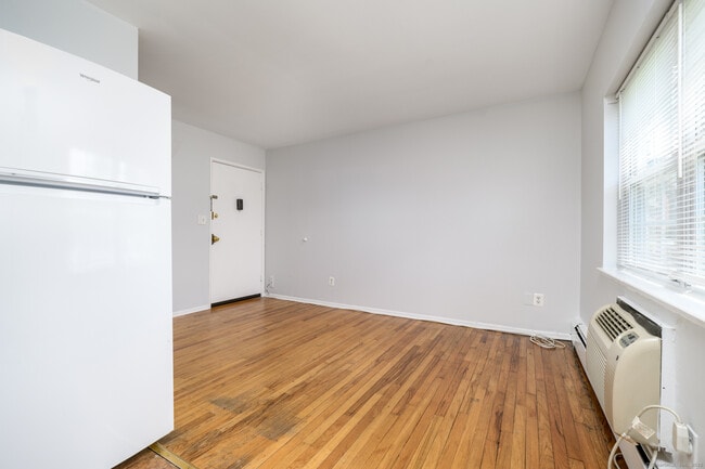 Building Photo - 388 Courtland Ave