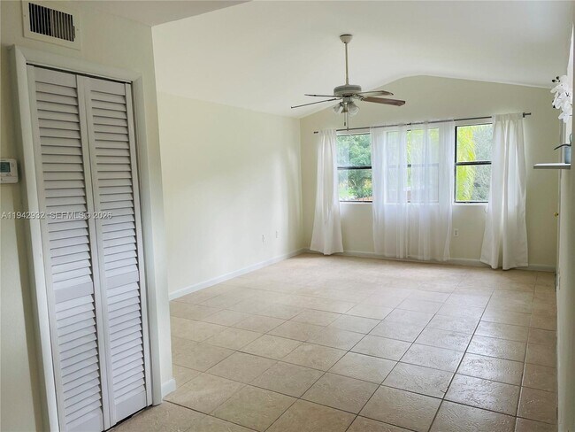 Foto del edificio - 15551 SW 104th Terrace