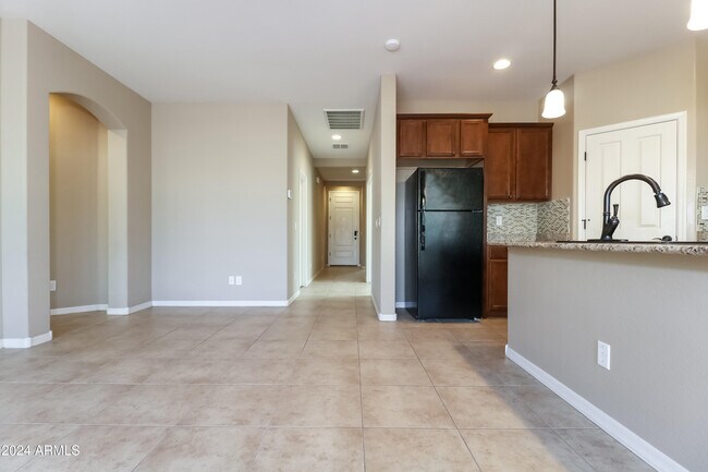 Building Photo - 2336 N Alsap Rd
