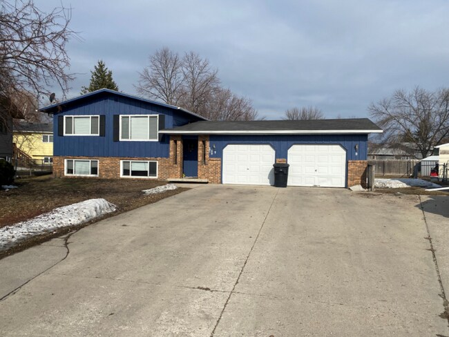 Building Photo - 319 N 50th St