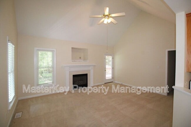 Building Photo - 701 Senter St