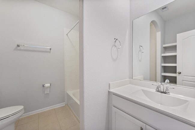 Foto del edificio - 3331 Harmony View Ln