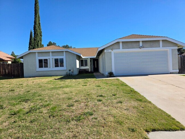 Foto del edificio - Close to Cal State