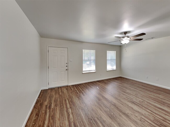 Foto del edificio - 16778 Fallen Timbers Dr