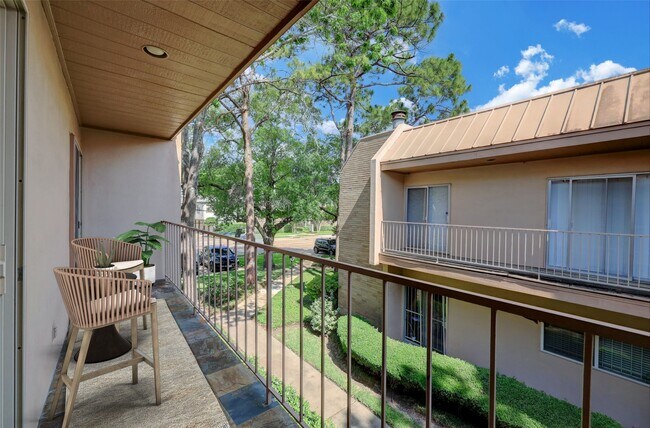 Building Photo - 1115 Augusta Dr