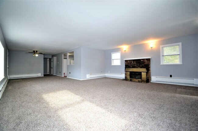 Building Photo - Beautiful Remodeled home on S. Pine Street