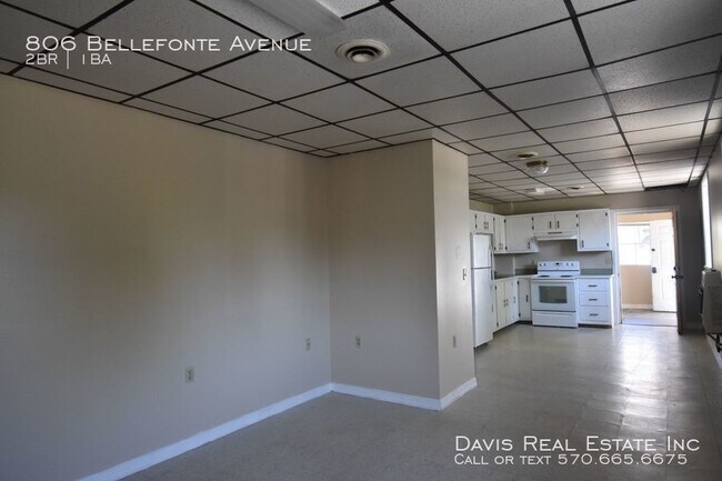 Building Photo - 806 Bellefonte Ave