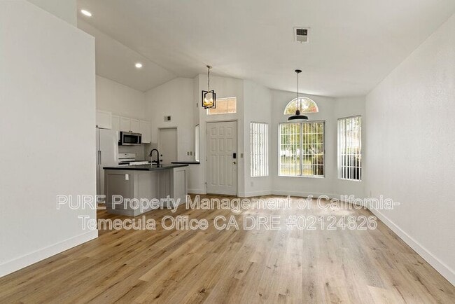 Building Photo - 30152 Pechanga Dr