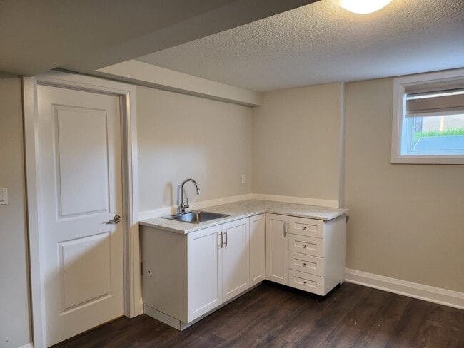 Photo du bâtiment - 235 Raspberry Pl