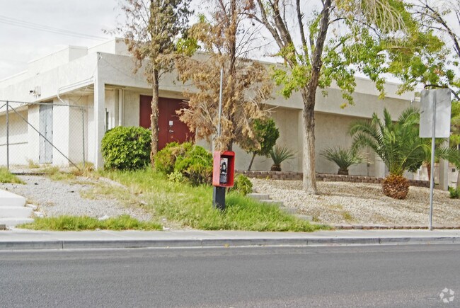 Building Photo - 310 S Maryland Pky