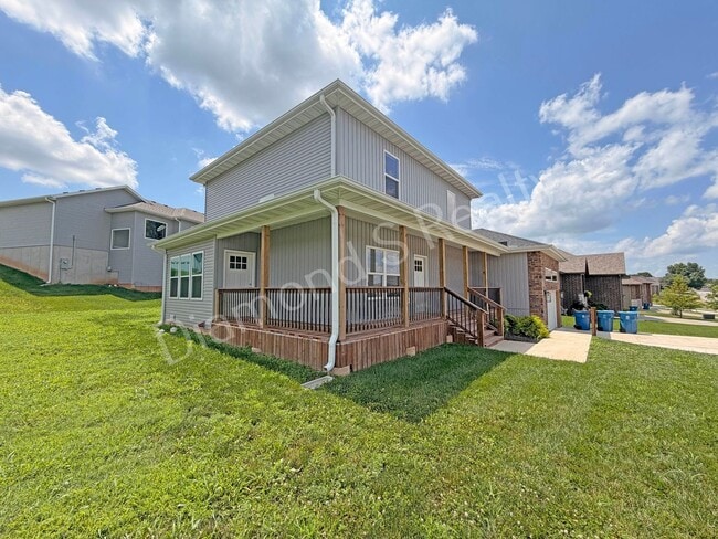 Building Photo - 2124 N Bradbury Ln