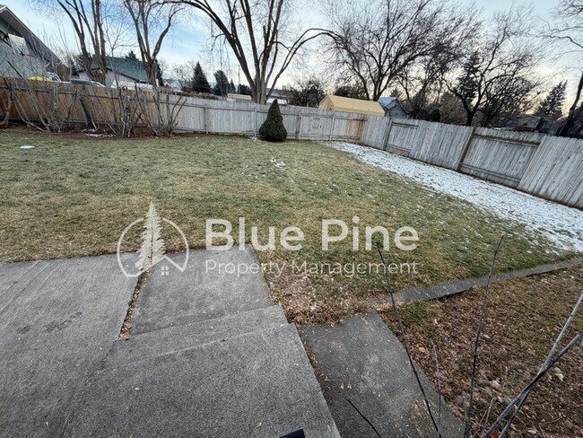 Foto del edificio - 2895 Meadow Ln