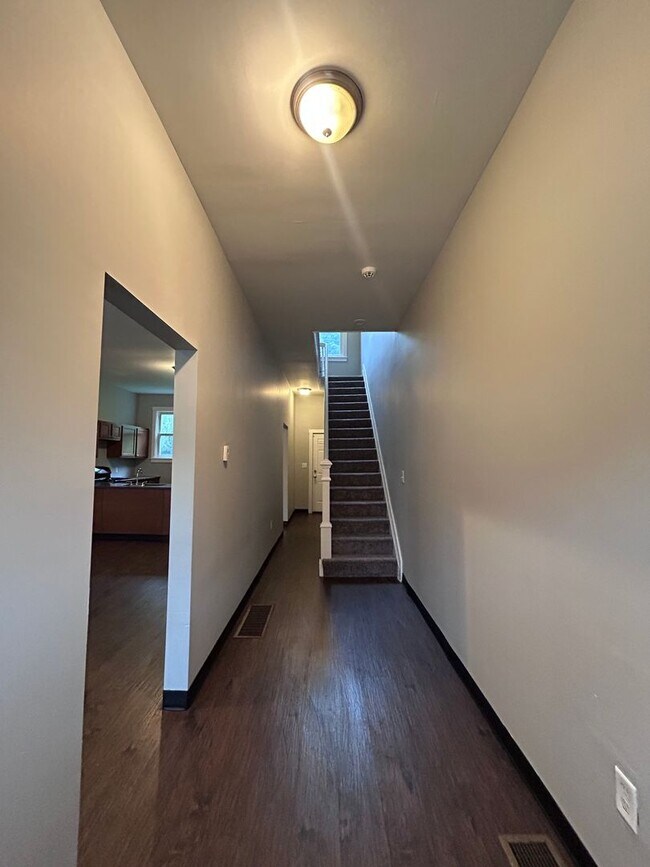 Foto del edificio - 2240 Wilson Ave