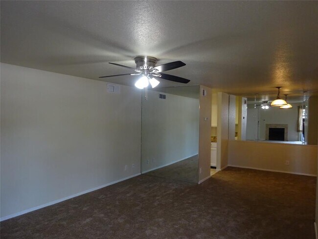 Foto del edificio - 9797 Leawood Blvd