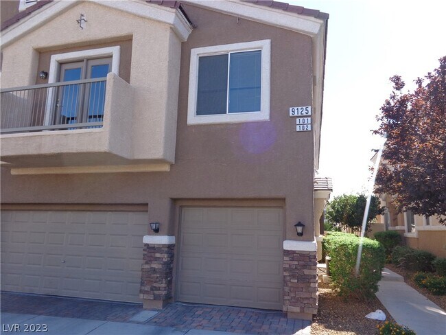 Foto del edificio - 9125 Camp Light Ave