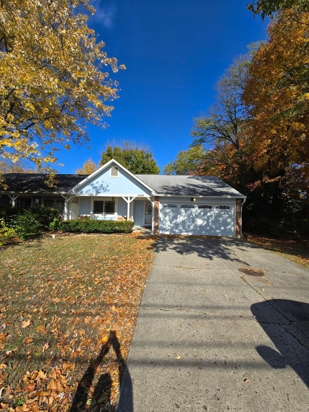 Three Bedroom Home Located in Pike Township near Georgetown and 52nd Street!!! - Three Bedroom Home Located in Pike Townshi...