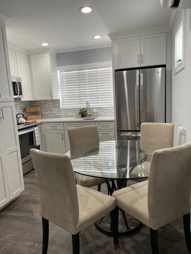 Building Photo - 2030 C St