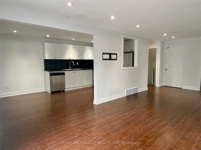 Photo du bâtiment - 1448 Tyneburn Cres