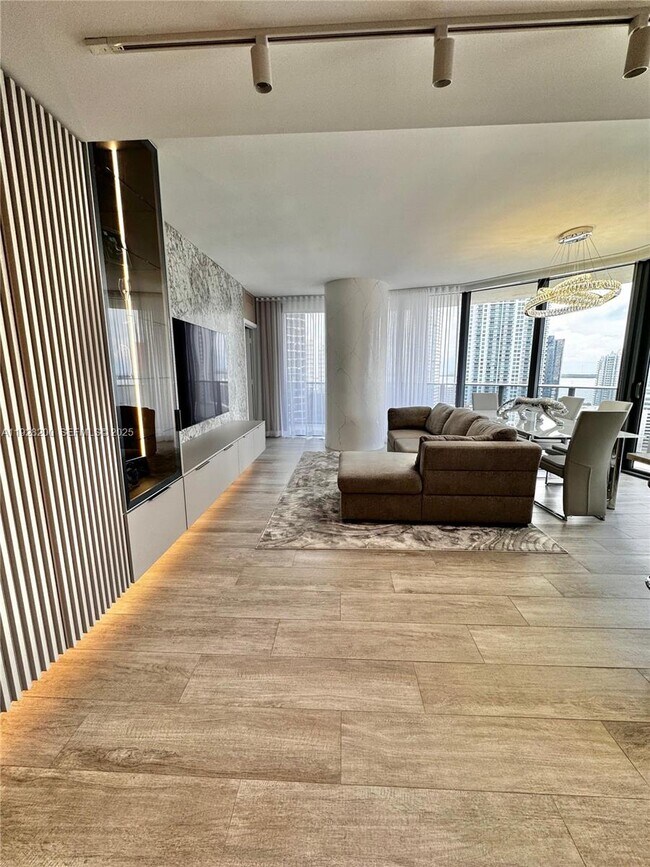 Foto del edificio - 45 SW 9th St