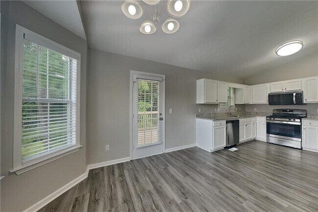 Building Photo - 336 Paradise Cir