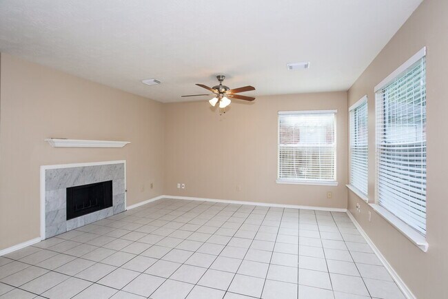 Building Photo - 8234 Worthington Dr