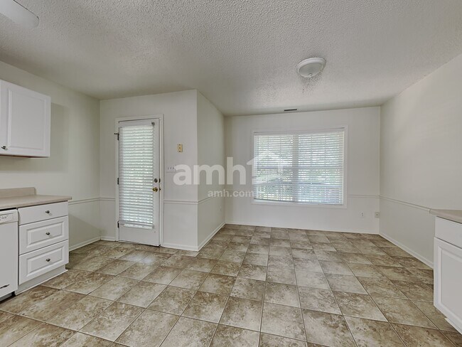 Foto del edificio - 1703 Hunterwoods Dr