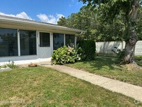 Building Photo - 1211D Shetland Dr
