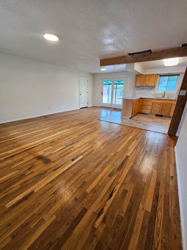 Foto del edificio - 660 E 19th N St