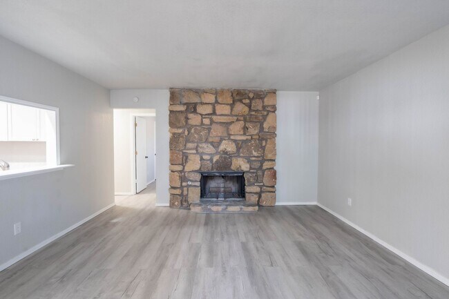 Foto del edificio - 1355 E 60th St