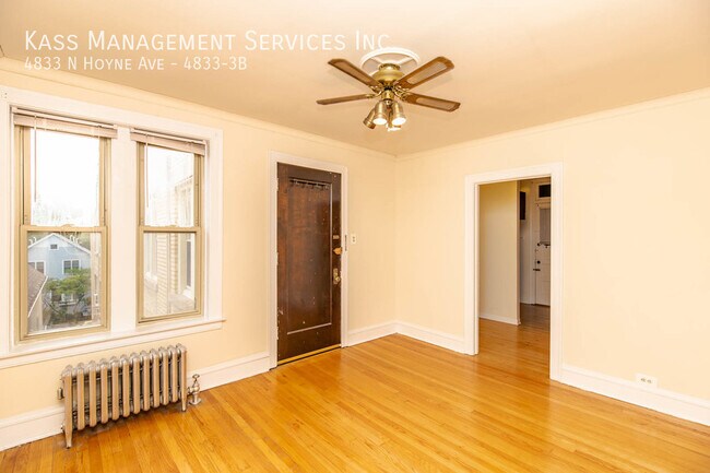 Foto del edificio - 4833 N Hoyne Ave