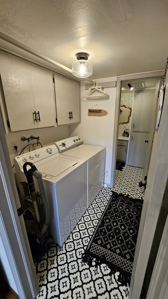 Building Photo - 12948 W Virginia Ave