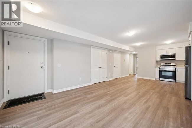 Building Photo - 239 Chapel Hill Dr