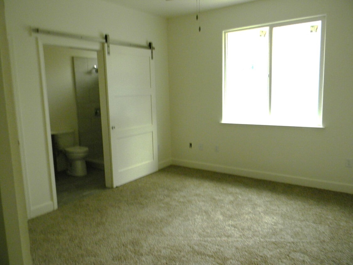 Primary Photo - 40519 Bollinger Pl