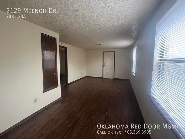 Building Photo - 2129 Meench Dr