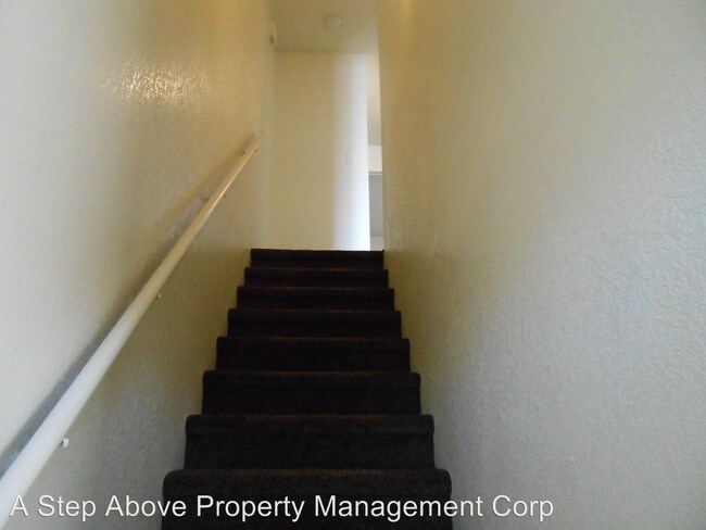 Building Photo - 488 32 Rd