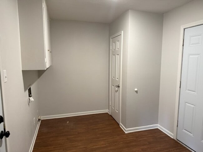 Building Photo - 2701 S Boldt Ave