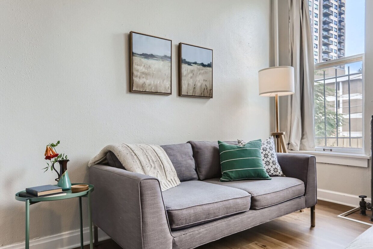 Foto principal - 2805 E 16th Ave