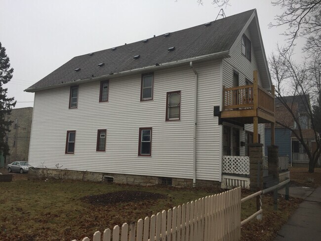 Building Photo - 2450-52 N. Buffum St.