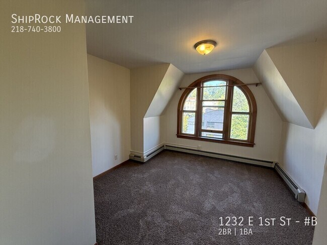 Foto del edificio - 1232 E 1st St